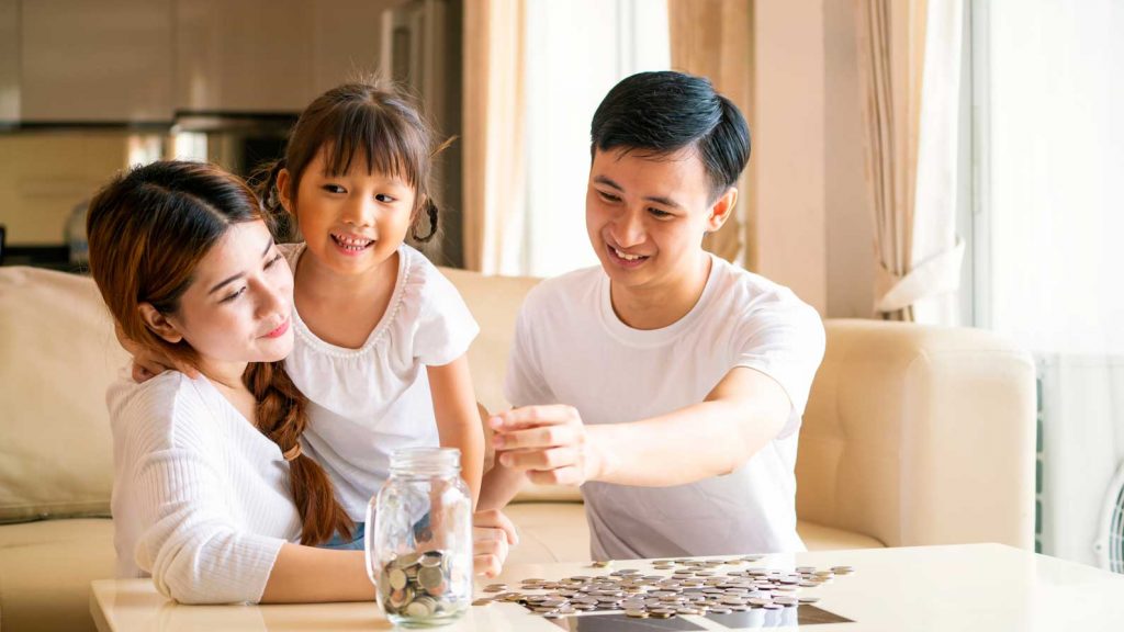 Stop-Rantai-Sandwich-Generation-Mulai-dari-Pola-Asuh-Anak