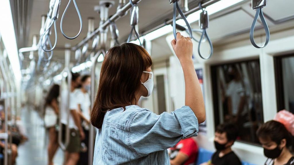 Aman Menggunakan Transportasi Umum di Era New Normal